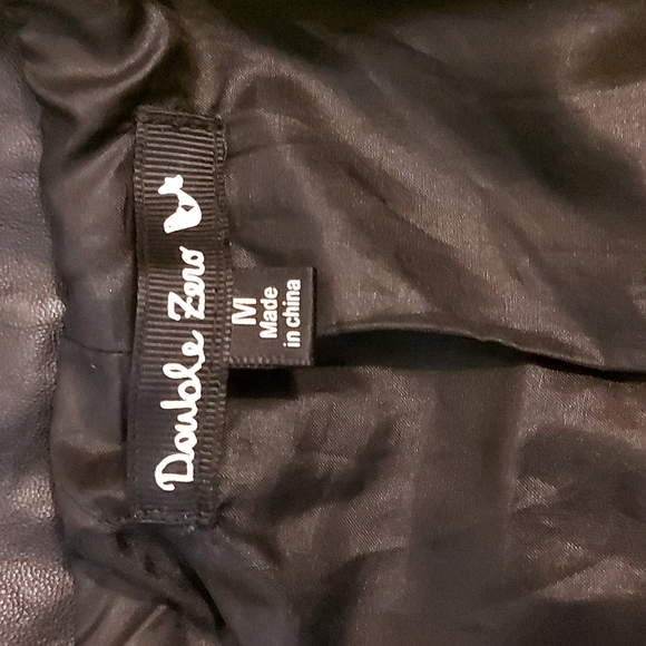 Studded leather biker vest - Picture 5 of 8